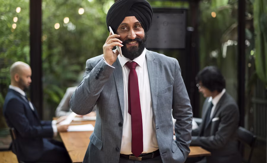 Advisor explaining long-term goal plan